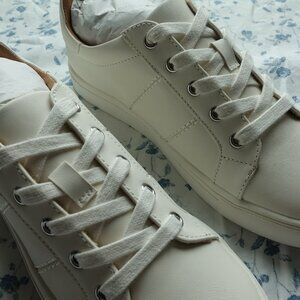 Off-white W6.5 Dolce Vita Sneaker